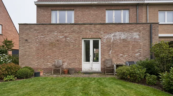 Foto VOOR — gesloten leefruimte, kleine terrasdeur op de tuin